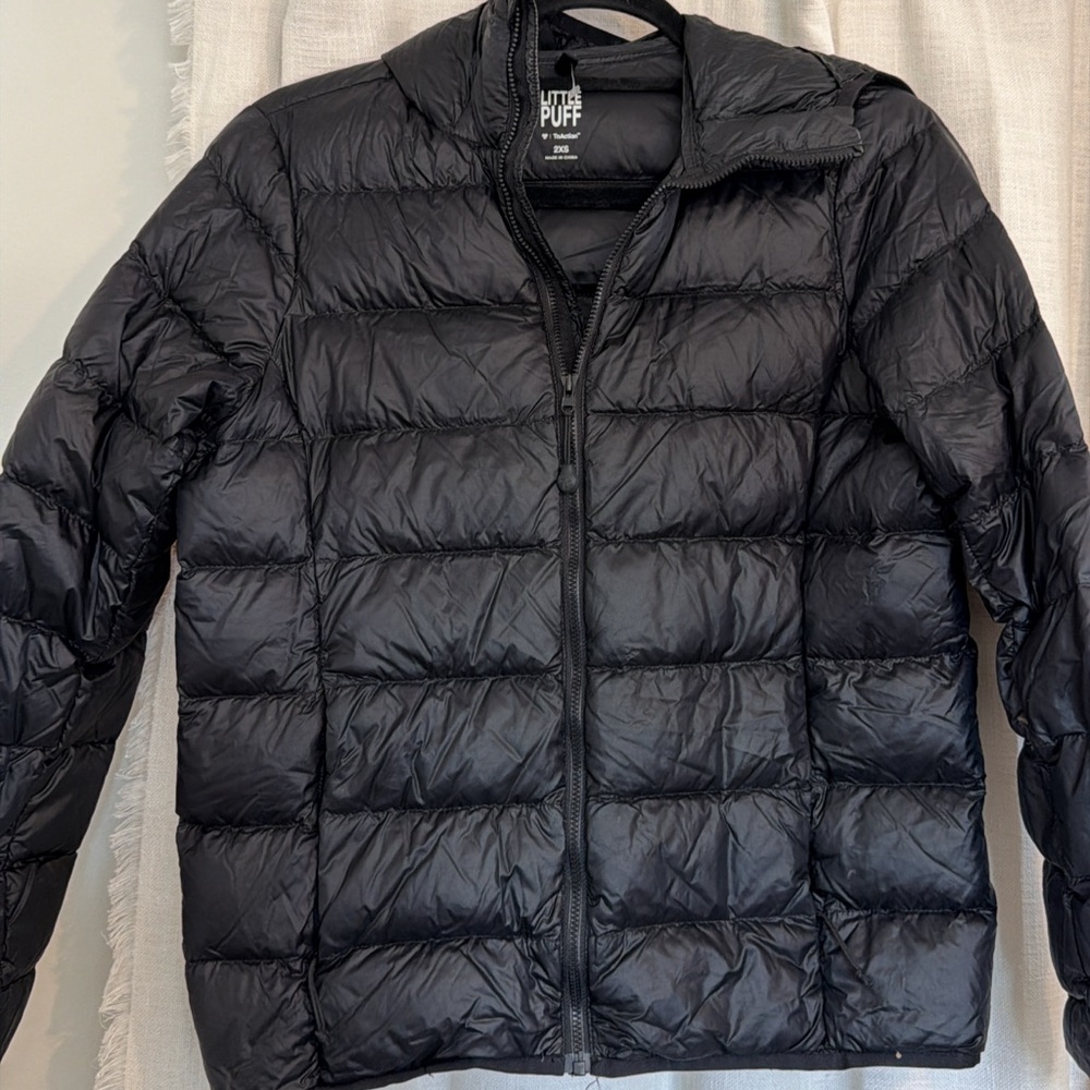 Aritzia TNA little Puff Black Puffer Jacket